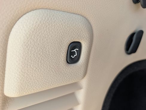 Used 2020 Jeep Grand Cherokee Limited AWD/4WD image 15