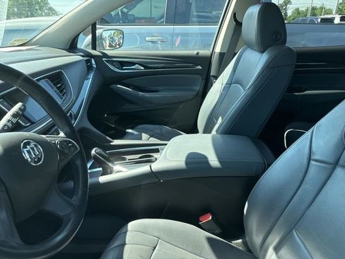 Used 2018 Buick Enclave Essence AWD/4WD image 3