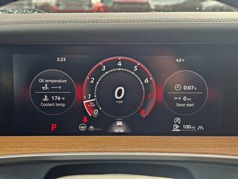 Used 2025 Volkswagen Tiguan SEL R-Line image 28