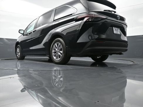 Used 2024 Toyota Sienna LE w/ Protection Package (TMS) AWD/4WD image 28