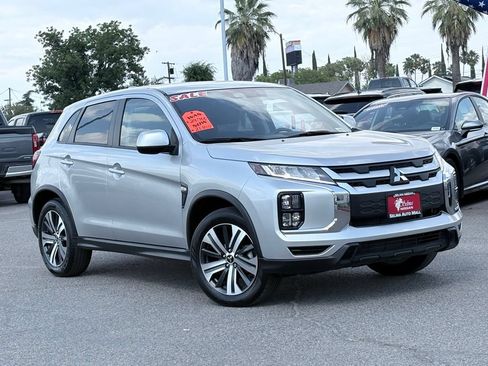 Used 2025 Mitsubishi Outlander Sport LE AWD/4WD image 2