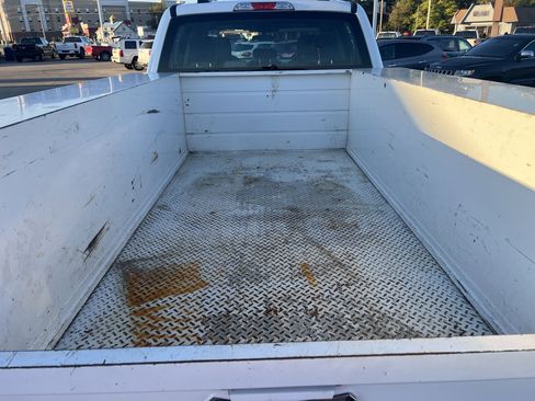Used 2022 Ford F250 XL w/ Power Equipment Group image 6
