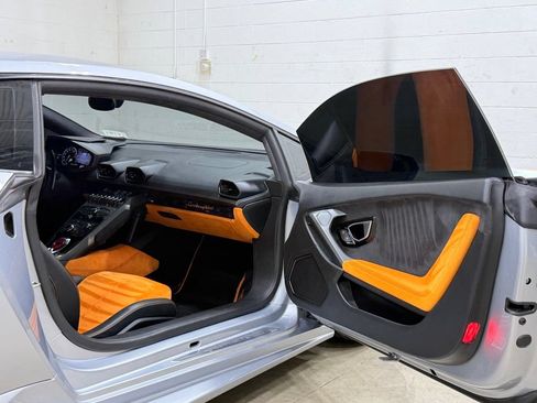 Used 2017 Lamborghini Huracan LP 580-2 RWD image 42