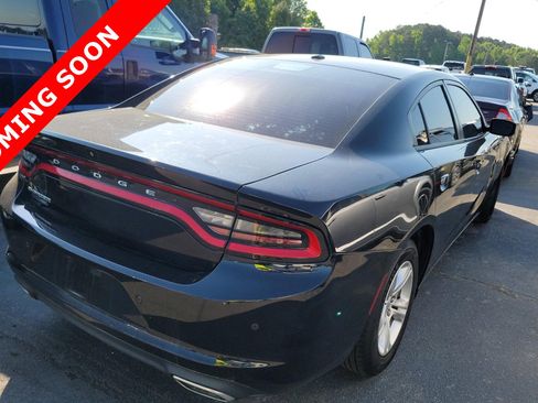 Used 2021 Dodge Charger SXT w/ Cold Weather Package RWD image 4