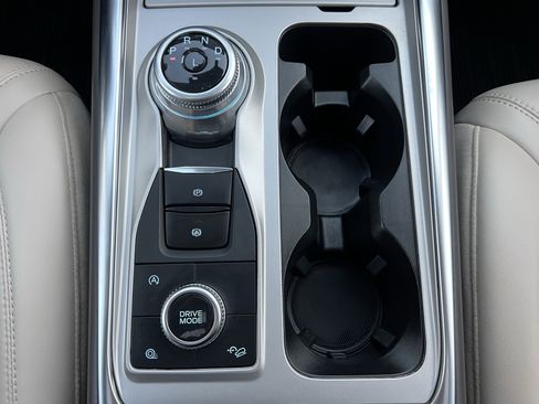 Used 2023 Ford Explorer Platinum w/ Technology Package image 41