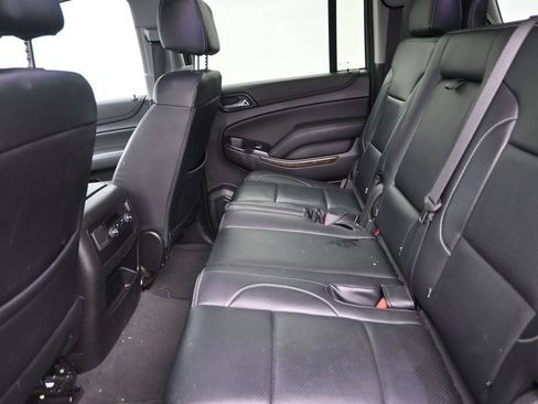 Used 2020 Chevrolet Suburban LS RWD image 14