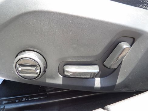 Certified 2025 Volvo S60 T8 Plus AWD/4WD image 16
