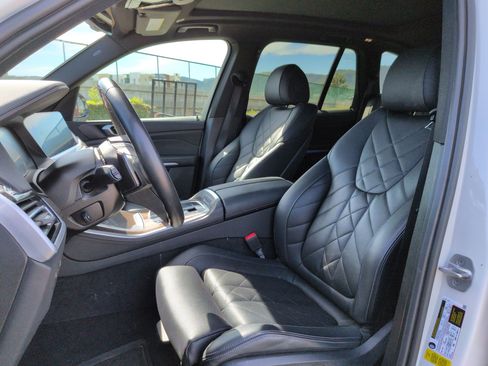 Used 2023 BMW X5 sDrive40i w/ Premium Package image 16