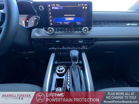 Used 2025 Chevrolet Colorado ZR2 w/ Midnight Edition image 3