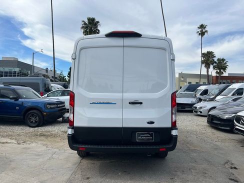 Used 2023 Ford E-Transit Medium Roof image 8