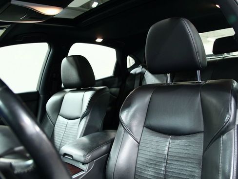 Used 2016 INFINITI Q70 3.7 w/ Sport Package image 19