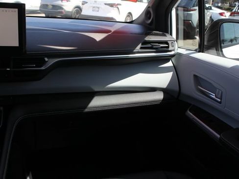 Certified 2026 Toyota Sienna XSE FWD image 42
