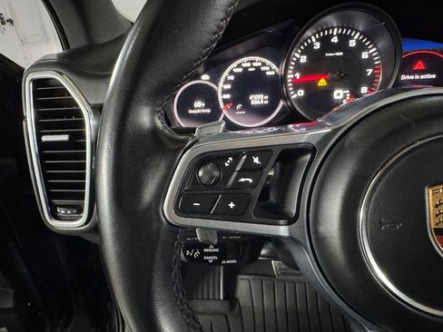 Used 2022 Porsche Cayenne S image 30