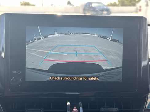 Used 2025 Toyota Corolla Cross LE FWD image 24