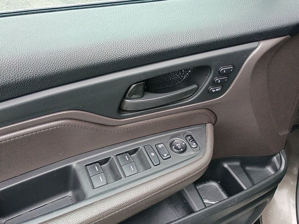 Used 2018 Honda Odyssey EX-L image 19
