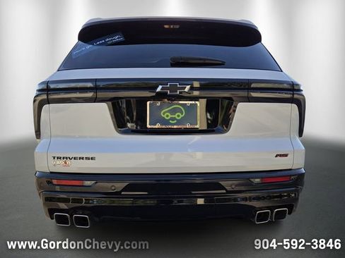 Certified 2024 Chevrolet Traverse RS FWD image 4