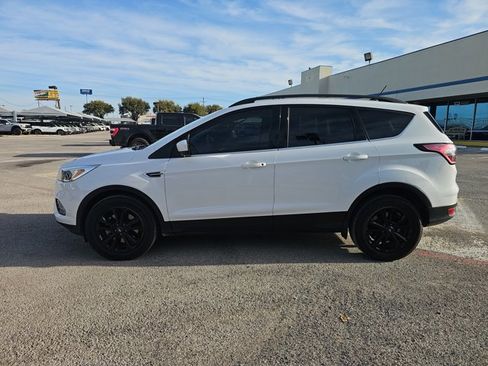 Used 2018 Ford Escape SE w/ SE Sync 3 Package image 2