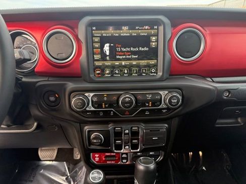 Used 2023 Jeep Gladiator Rubicon w/ Cold Weather Group image 26