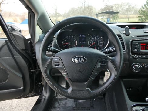 Used 2017 Kia Forte LX FWD image 11