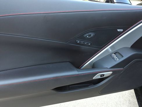Used 2019 Chevrolet Corvette Stingray Coupe RWD image 20