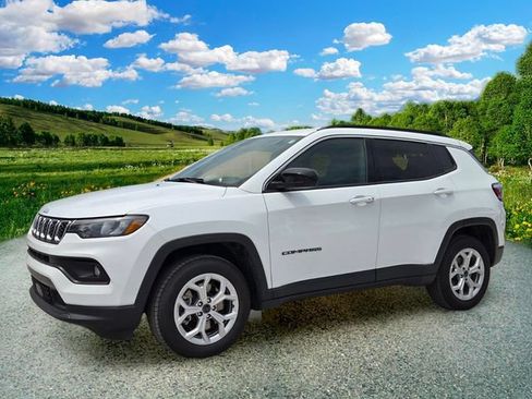 Certified 2025 Jeep Compass Latitude AWD/4WD image 2