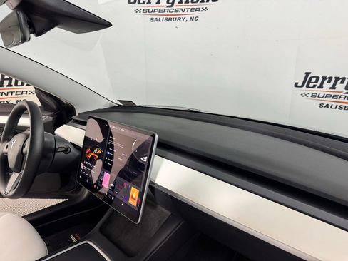 Used 2023 Tesla Model 3 Performance image 30