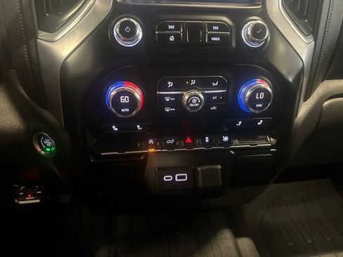 Used 2020 GMC Sierra 1500 SLE w/ SLE Value Package AWD/4WD image 24