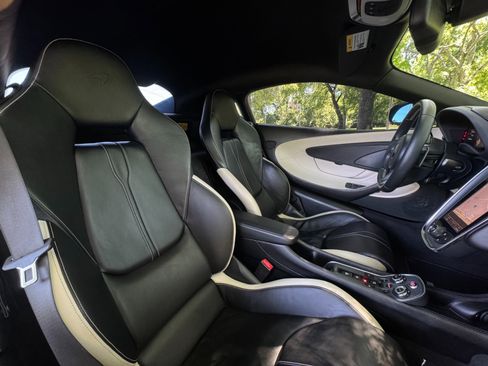 Used 2017 McLaren 570S Coupe image 31