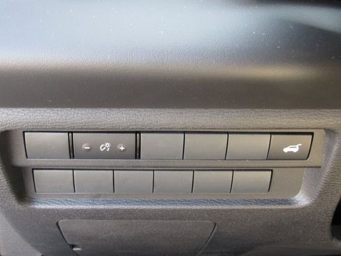 New 2025 Mitsubishi Outlander SE image 22