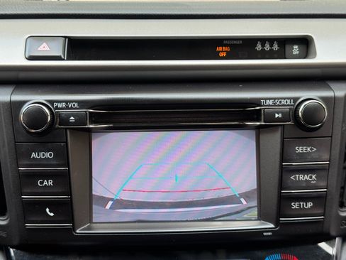 Used 2018 Toyota RAV4 XLE FWD image 24