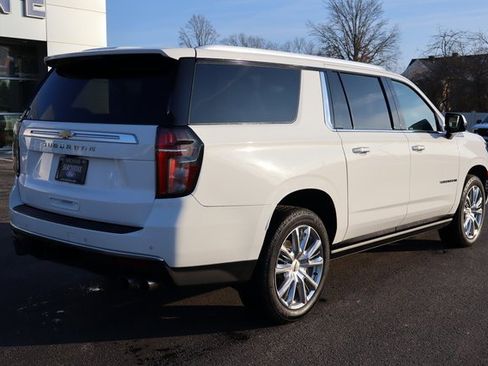 Used 2021 Chevrolet Suburban High Country image 3