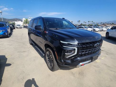 Used 2025 Chevrolet Suburban Z71 AWD/4WD image 8