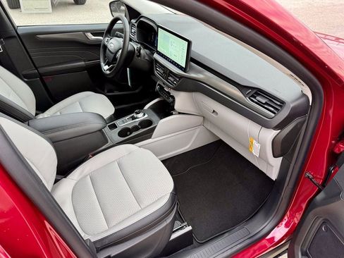 New 2026 Ford Escape SE image 17