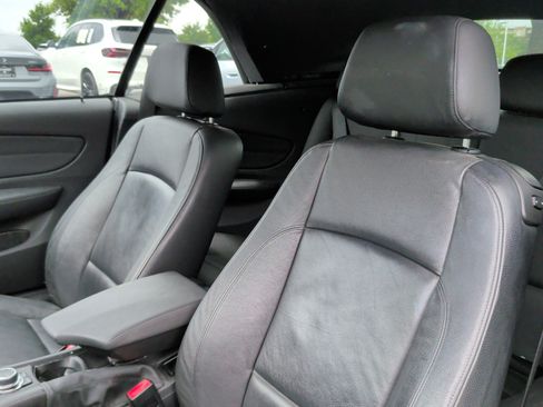 Used 2011 BMW 128i Convertible image 24