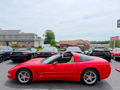 Used 2003 Chevrolet Corvette Coupe w/ Preferred Equipment Group RWD image 24