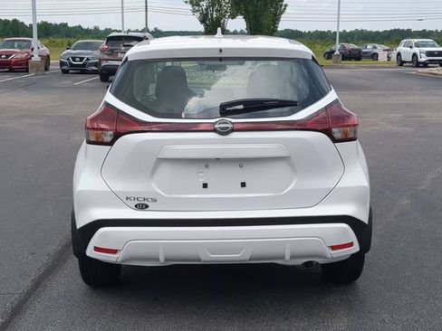 Certified 2025 Nissan Kicks Play S FWD image 4