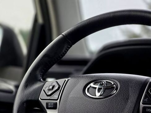 Used 2018 Toyota 4Runner Limited AWD/4WD image 13
