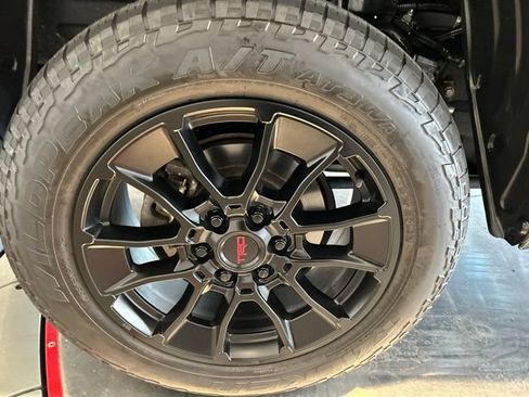 Used 2023 Toyota Tundra Limited w/ TRD Off-Road Package AWD/4WD image 18