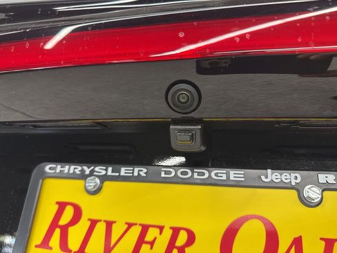 New 2026 Chrysler Pacifica Select image 7