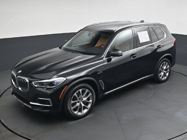 Used 2022 BMW X5 xDrive45e w/ Executive Package AWD/4WD image 35