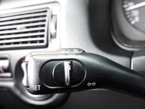 Used 2005 Volkswagen Golf GL image 69