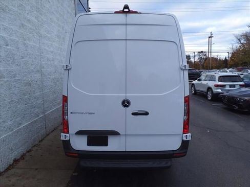 New 2024 Mercedes-Benz eSprinter 170 Cargo image 8