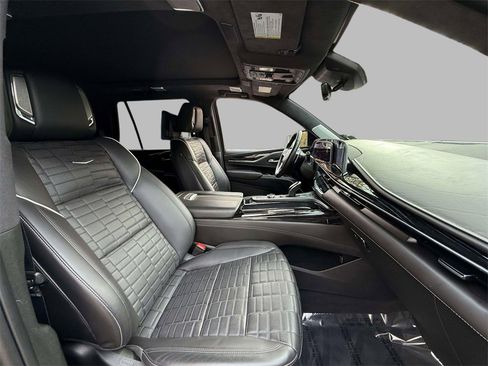Used 2023 Cadillac Escalade V image 14