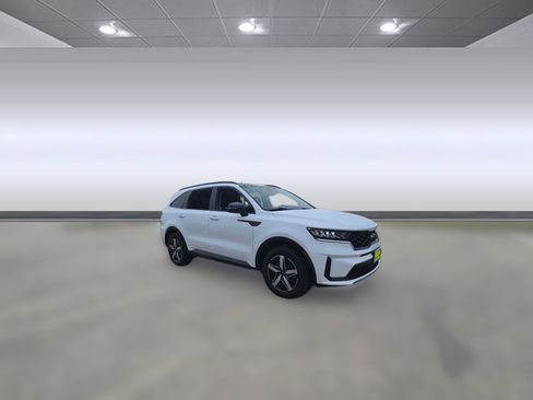 Used 2023 Kia Sorento S w/ Panoramic Sunroof Package image 7