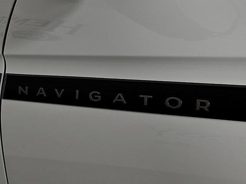 New 2026 Lincoln Navigator L Black Label AWD/4WD image 24