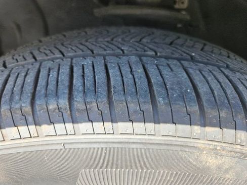 Used 2016 Buick Enclave Premium w/ Experience Buick Package image 30