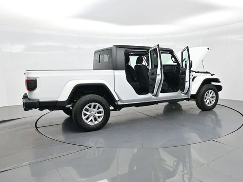 Used 2023 Jeep Gladiator Sport image 42