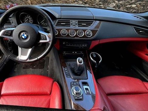 Used 2011 BMW Z4 sDrive30i w/ Premium Pkg image 12