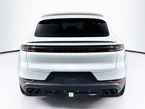 Used 2024 Porsche Cayenne Coupe AWD/4WD image 6