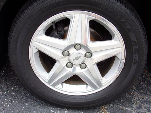 Used 2004 Chevrolet Impala SS w/ Preferred Equipment Group FWD image 19